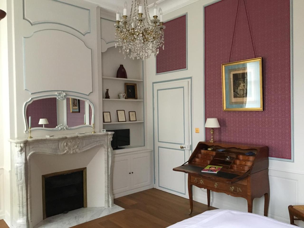 Bed and Breakfast Entre Cour Et Jardin Arras Esterno foto
