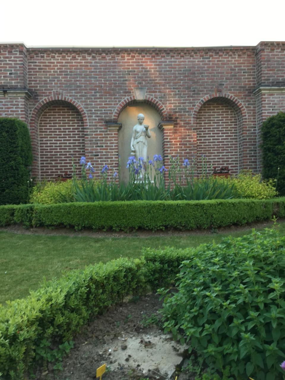 Bed and Breakfast Entre Cour Et Jardin Arras Esterno foto